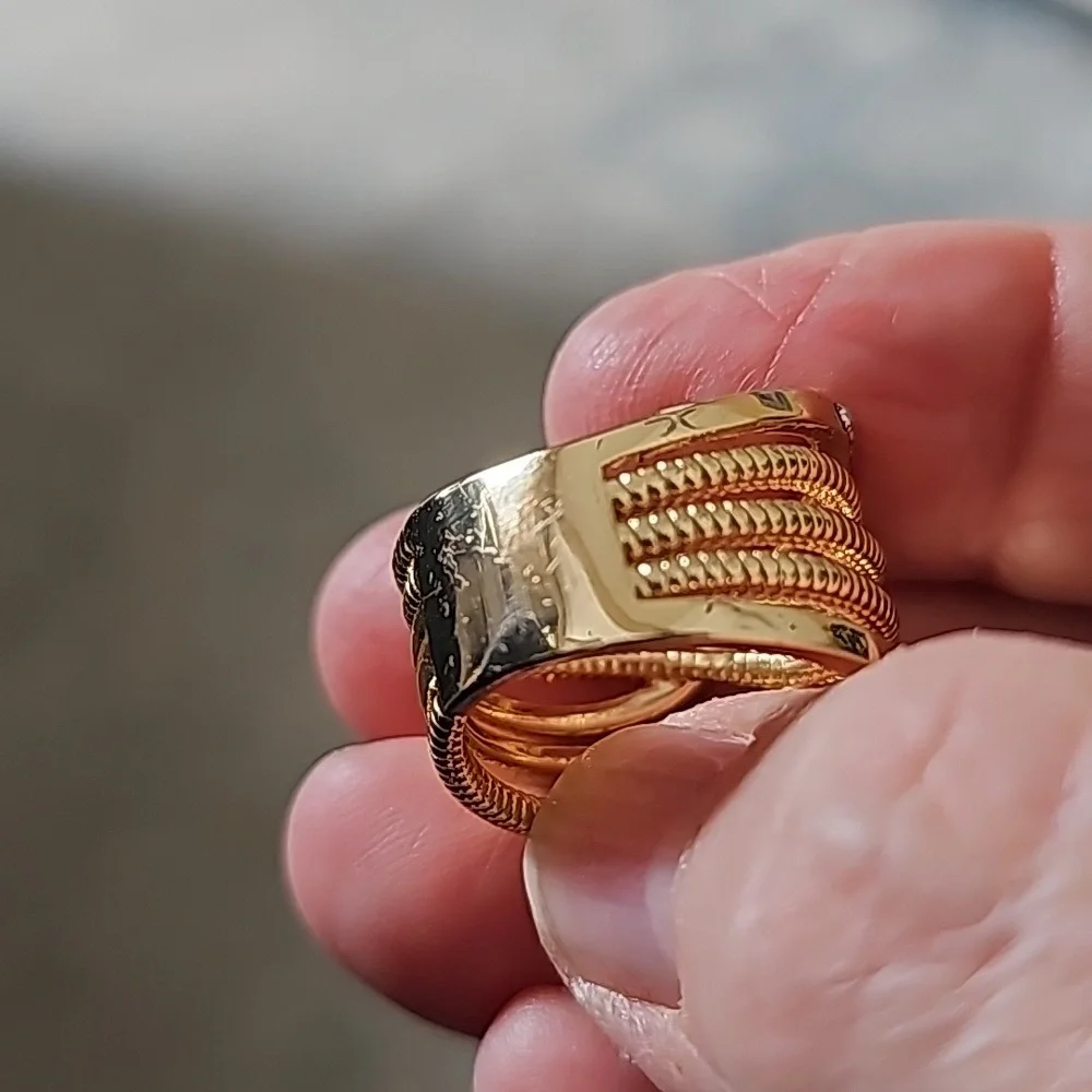 Pav'e Crystal Rope Ring - Picture 3 of 6